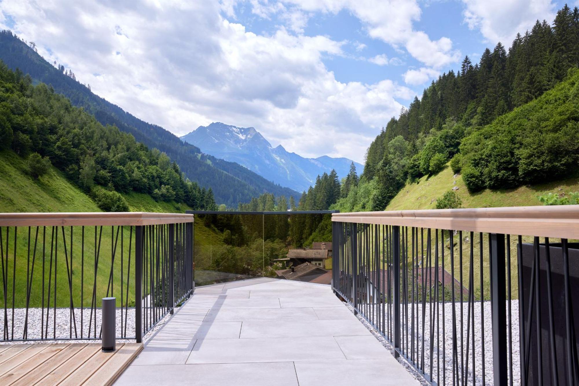 Zillergrundrock Luxury Mountain Resort Mayrhofen Exterior photo